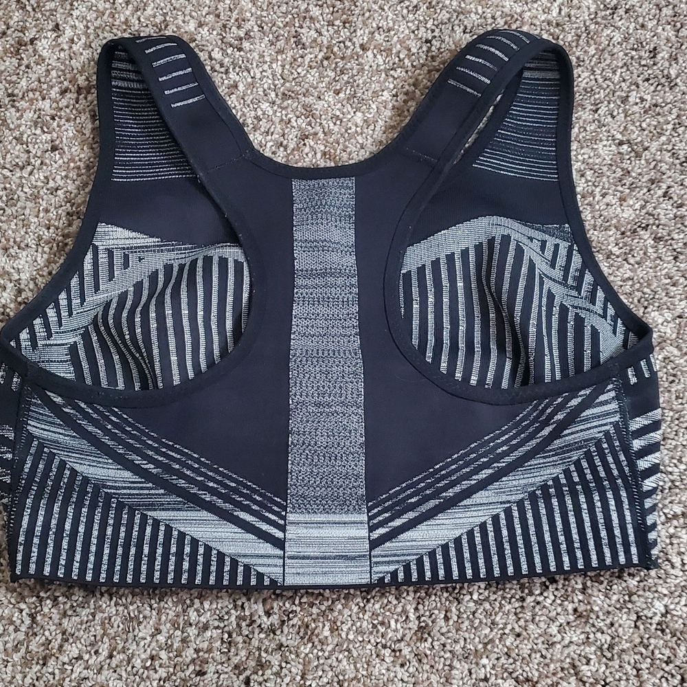 Nike Flyknit Sports Bra Women's Size M – Black AJ4047-014 - Picture 4 of 6